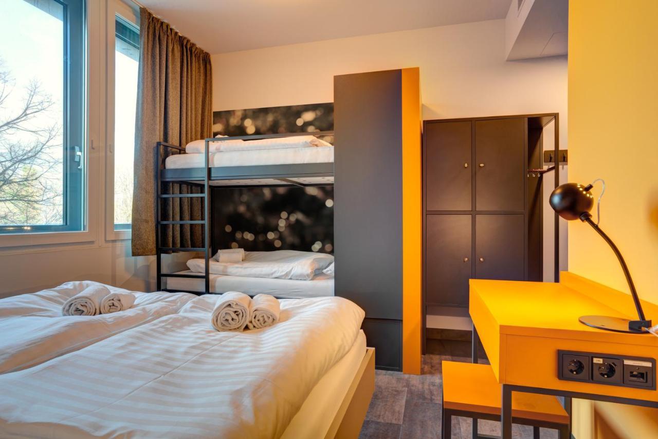 Meininger Hotel Muenchen Olympiapark Екстер'єр фото