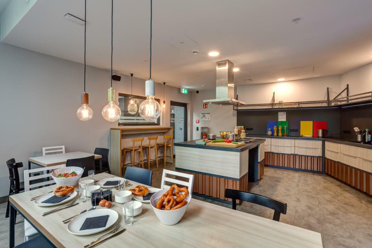 Meininger Hotel Muenchen Olympiapark Екстер'єр фото