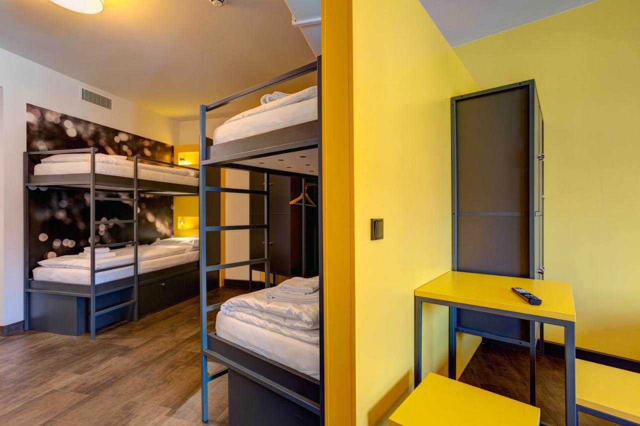 Meininger Hotel Muenchen Olympiapark Екстер'єр фото