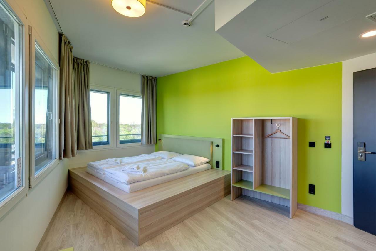 Meininger Hotel Muenchen Olympiapark Екстер'єр фото
