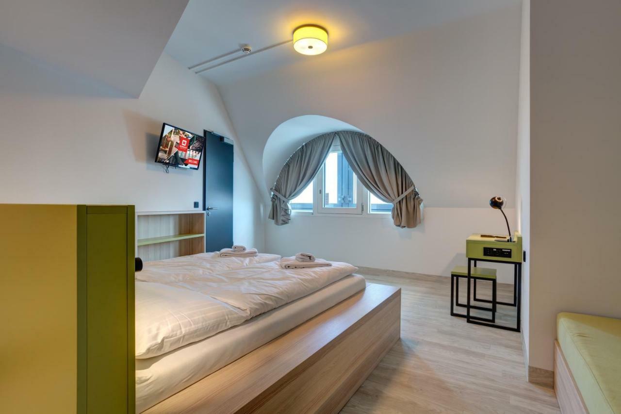 Meininger Hotel Muenchen Olympiapark Екстер'єр фото