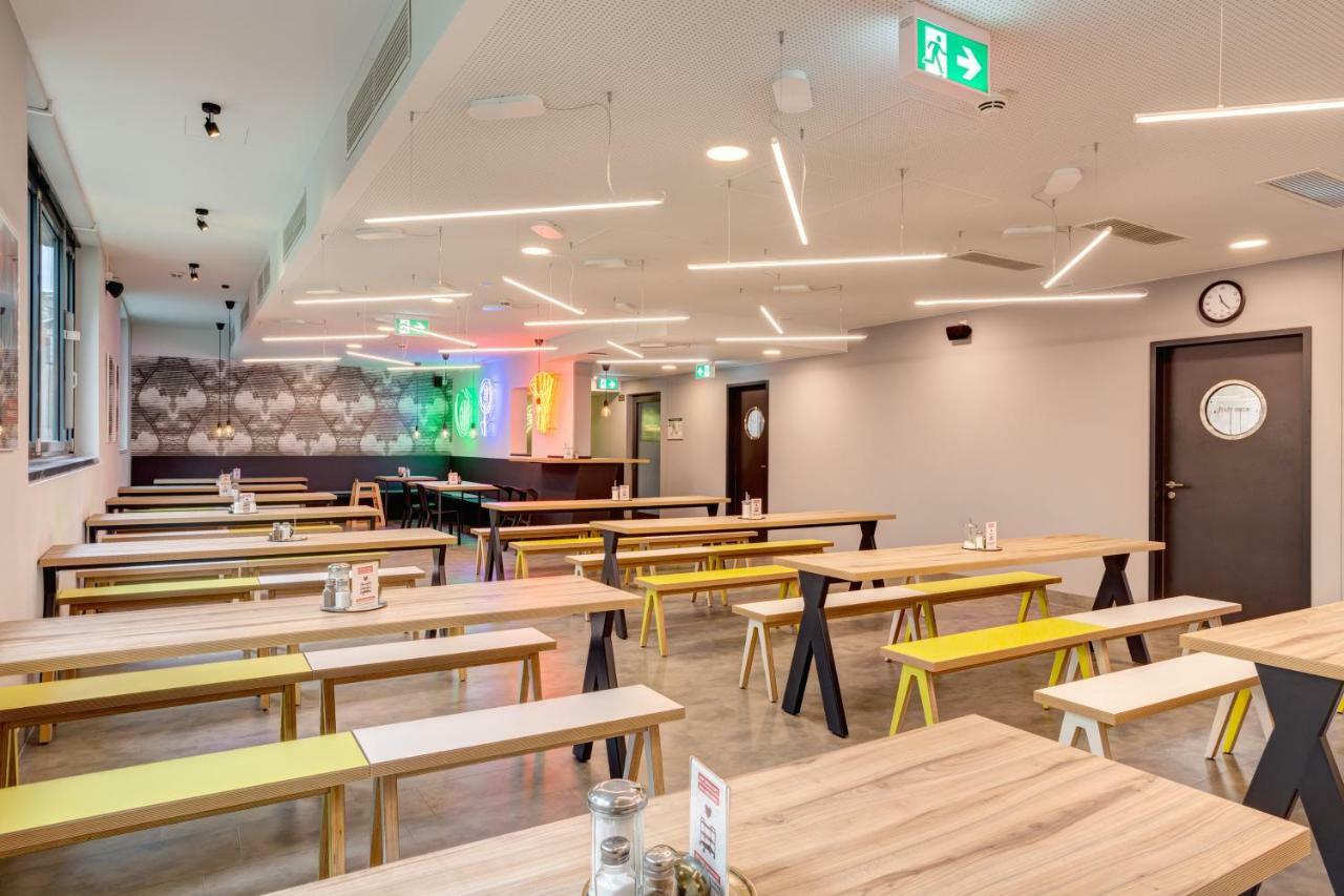 Meininger Hotel Muenchen Olympiapark Екстер'єр фото