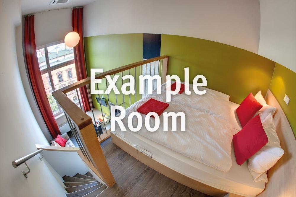 Meininger Hotel Muenchen Olympiapark Екстер'єр фото
