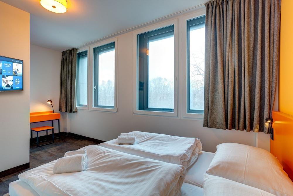 Meininger Hotel Muenchen Olympiapark Екстер'єр фото